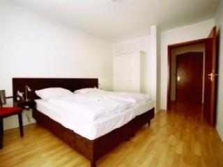 Dk Hotel