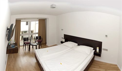 Dk Hotel