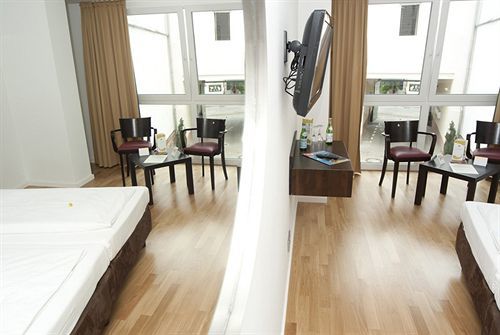Dk Hotel 3*